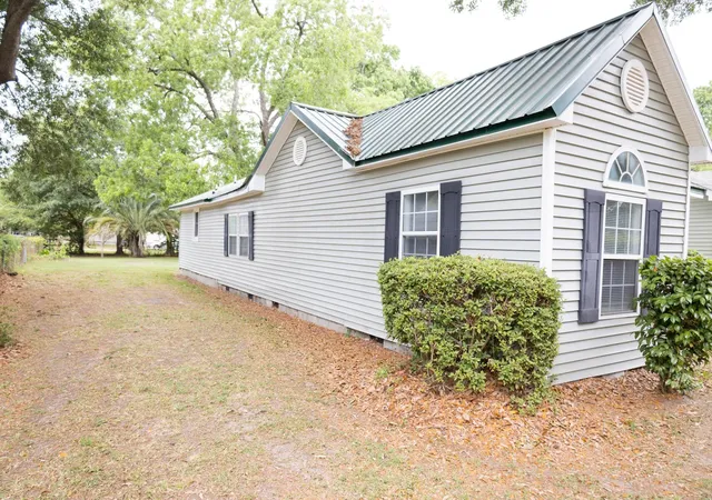 Homes for sale in Georgetown, SC | 901 Palm St, Georgetown, SC 29440 | MLS# 2612442