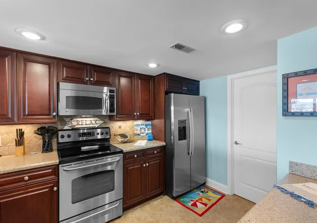 Listing Photo 4 - Condo for sale in building located at 4390 Bimini Ct, Little River, SC 29566