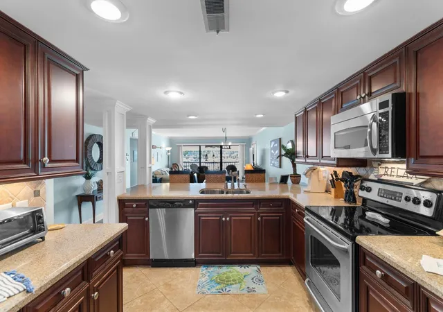 Listing Photo 5 - Condo for sale in building located at 4390 Bimini Ct, Little River, SC 29566