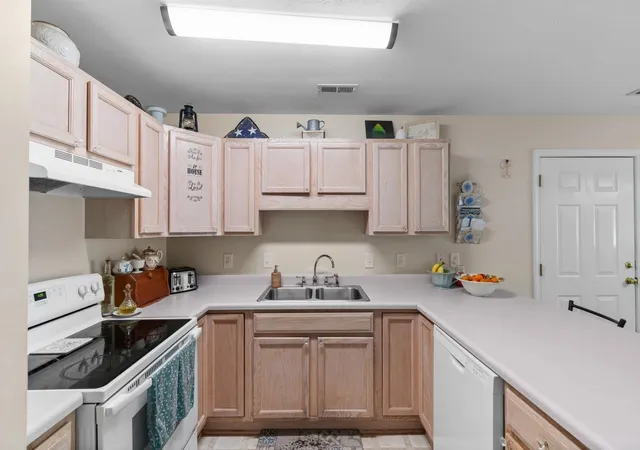 3rd image of 5008 Blue Spruce Ln, Murrells Inlet, SC 29576 | MLS# 2612830