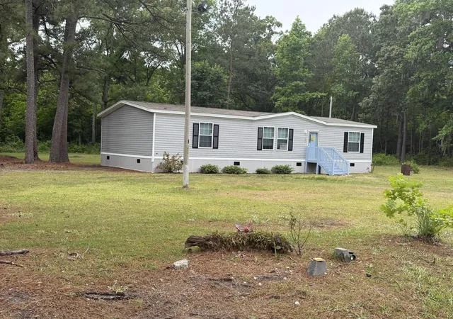 Homes for sale in Kingstree, SC | 1389 Isabella Rd, Kingstree, SC 29556 | MLS# 2612877