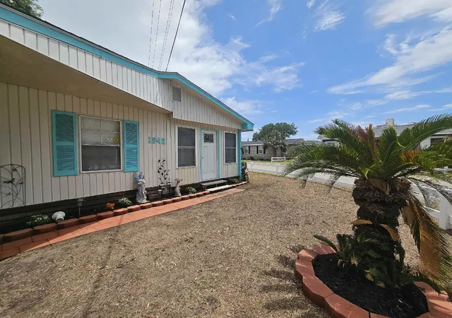 Photo 3 of Manufactured home for sale at 1942 Kingfisher Dr, Myrtle Beach, SC 29575 | MLS# 2612892 | Listing updated on 2026-08-28