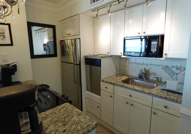 Listing Photo 5 - Condo for sale in building located at 5523 Ocean Blvd N, Myrtle Beach, SC 29577 - Unit #1804