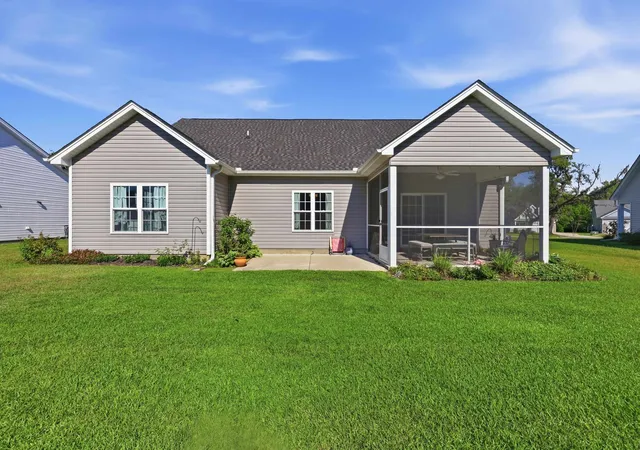 Homes for sale in Georgetown, SC | 105 N Levee Dr, Georgetown, SC 29440 | MLS# 2613203
