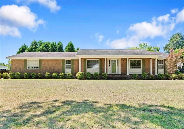 Photo 3 of Single family home for sale at 308 Cleveland St, Mullins, SC 29574 | MLS# 2613397 | Listing updated on 2026-08-31