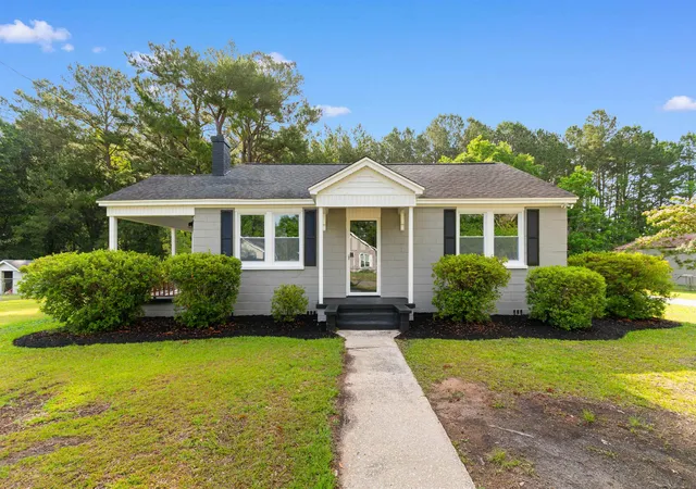 1st image of 305 S Magnolia Ave, Andrews, SC 29510 | MLS# 2613637