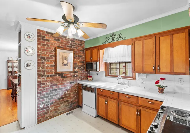 Homes for sale in Andrews, SC | 106 Jessamine St, Andrews, SC 29510 | MLS# 2613660