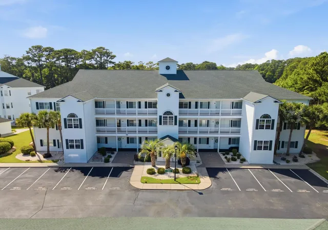 Homes for sale in Little River, SC | 131 Greenside Villas Dr, Little River, SC 29566