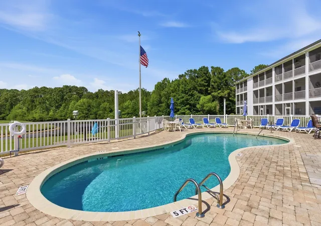 Homes for sale in Little River, SC | 131 Greenside Villas Dr, Little River, SC 29566