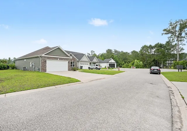Photo 3 of Single family home for sale at 663 Belmont Dr, Conway, SC 29526 | MLS# 2613768 | Listing updated on 2026-09-16