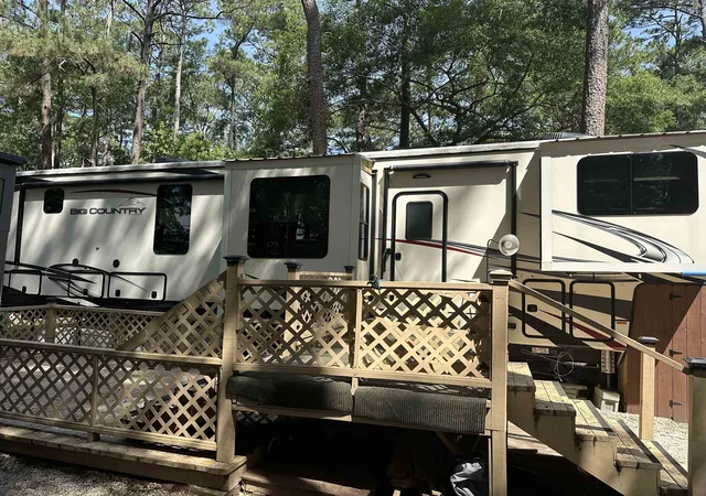 Photo 3 of Manufactured home for sale at 613 488 5th Avenue S, Myrtle Beach, SC 29577 | MLS# 2613981 | Listing updated on 2026-08-27