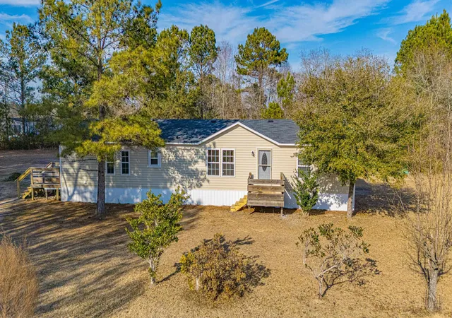 Homes for sale in Loris, SC | 2179 Jasmine Rd, Loris, SC 29569 | MLS# 2614021