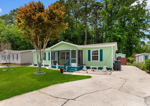 Photo 1 of Manufactured home for sale at 3279 Lyndon Dr, Little River, SC 29566 | MLS# 2614069 | Listing updated on 2026-06-28