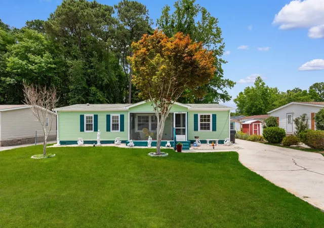 Photo 2 of Manufactured home for sale at 3279 Lyndon Dr, Little River, SC 29566 | MLS# 2614069 | Listing updated on 2026-06-28