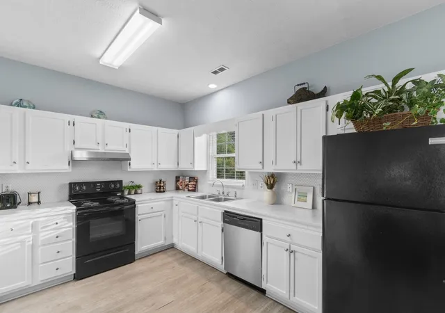 Photo 4 of House for sale at 1508 Hillside Dr S, North Myrtle Beach, SC 29582 | MLS# 2614127 | Listing updated on 2026-08-24