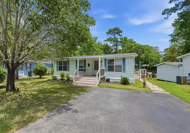 Photo 3 of Manufactured home for sale at 732 Raleigh Trl, Murrells Inlet, SC 29576 | MLS# 2614132 | Listing updated on 2026-07-31