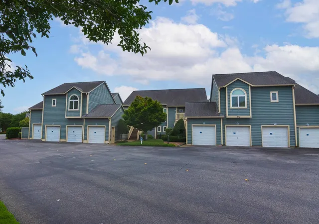 Listing Photo 1 - Condo for sale in building located at 800 Castleford Cir, Myrtle Beach, SC 29572 - Unit #4-E