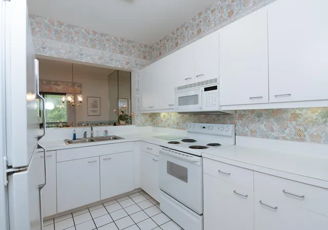 Listing Photo 5 - Condo for sale in building located at 800 Castleford Cir, Myrtle Beach, SC 29572 - Unit #4-E