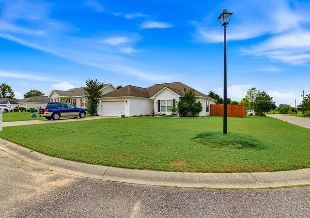 Homes for sale in Loris, SC | 2902 Silver Leaf Circle, Loris, SC 29569 | MLS# 2614155