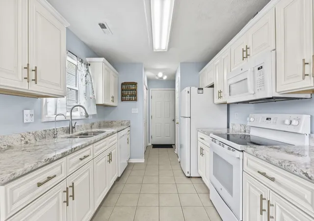 3rd image of 1004 Autumn Dr, Murrells Inlet, SC 29576 | MLS# 2614257