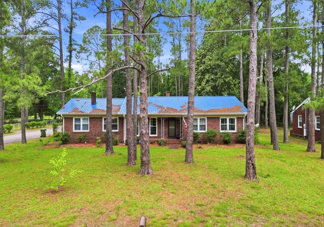 Photo 1 of Single family home for sale at 205 W Raft St, Nichols, SC 29581 | MLS# 2614301 | Listing updated on 2026-08-26