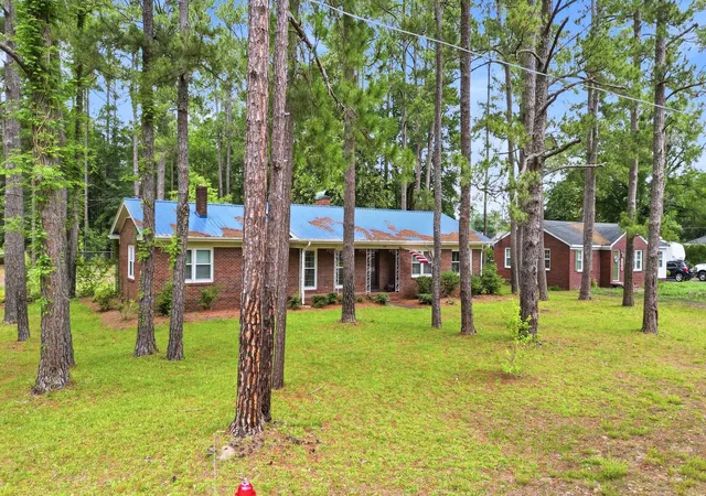 Photo 3 of Single family home for sale at 205 W Raft St, Nichols, SC 29581 | MLS# 2614301 | Listing updated on 2026-08-26