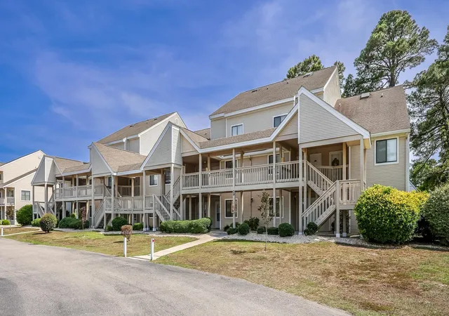 Homes for sale in Little River, SC | 1095 Plantation Dr W, Little River, SC 29566 | Houzeo