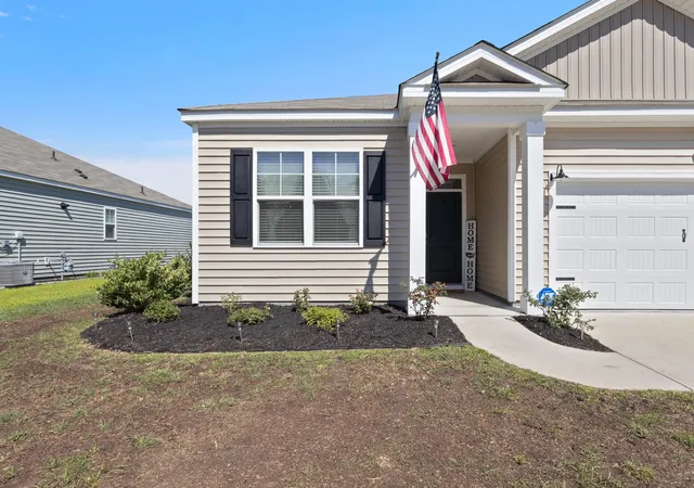 Photo 2 of Single family home for sale at 3923 Nandina Ct, Conway, SC 29526 | MLS# 2614498 | Listing updated on 2026-07-14