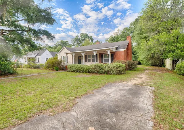 Photo 3 of Single family home for sale at 117 Cooper St, Kingstree, SC 29556 | MLS# 2614653 | Listing updated on 2026-09-28