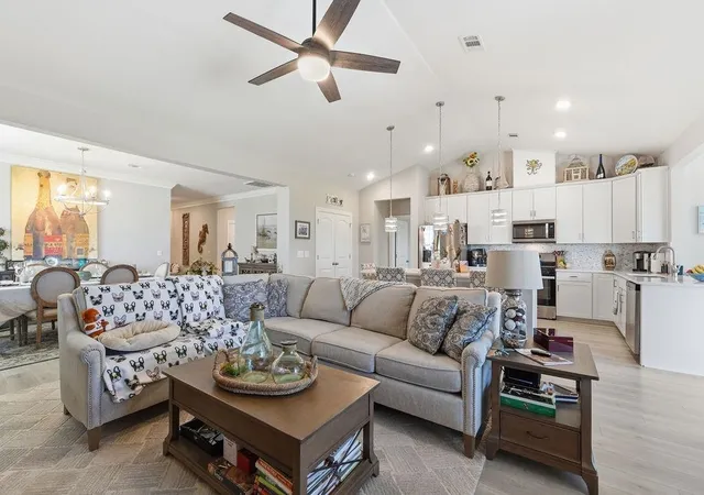 Photo 3 of Single family home for sale at 5015 Vinesia Dr, Myrtle Beach, SC 29579 | MLS# 2614684 | Listing updated on 2026-07-29
