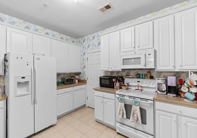 Listing Photo 4 - Condo for sale in building located at 700 Pickering Dr, Murrells Inlet, SC 29576 - Unit #202
