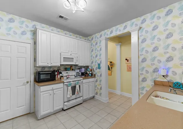 Listing Photo 5 - Condo for sale in building located at 700 Pickering Dr, Murrells Inlet, SC 29576 - Unit #202