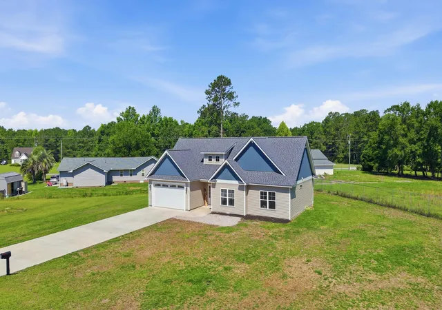 Homes for sale in Loris, SC | 1900 Blue Bird Rd, Loris, SC 29569 | MLS# 2614757