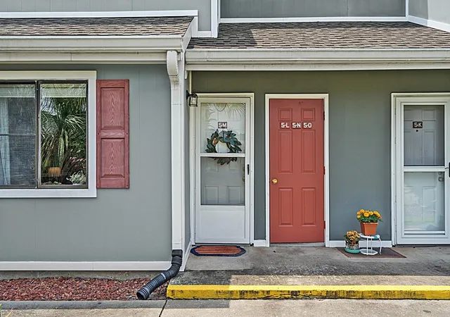 Listing Photo 3 - Condo for sale in building located at 1851 Colony Dr, Myrtle Beach, SC 29575 - Unit #5-M