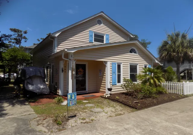 Photo 2 of Single family home for sale at 942 Tiffany Ln, North Myrtle Beach, SC 29582 | MLS# 2615039 | Listing updated on 2026-07-27