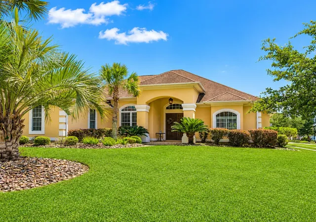 Photo 3 of Single family home for sale at 1053 Wigeon Dr, Conway, SC 29526 | MLS# 2615173 | Listing updated on 2026-08-26