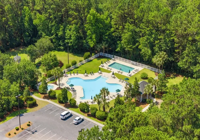 2nd image of 744 Pinehurst Ln, Pawleys Island, SC 29585