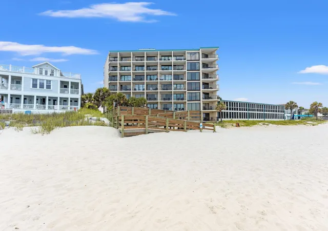 Homes for sale in Pawleys Island, SC | 1 Norris Dr, Pawleys Island, SC 29585 | Houzeo