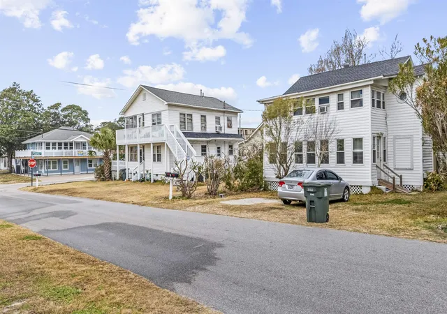 Homes for sale in North Myrtle Beach, SC | 300 21St Ave S, North Myrtle Beach, SC 29582 | MLS# 2615227