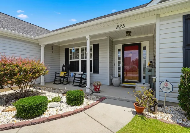 Photo 2 of Sale Pending at 825 Golden Eagle Dr, Conway, SC 29527 | MLS# 2615248 | Listing updated on 2026-07-28