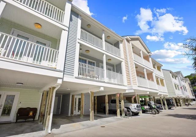 Homes for sale in North Myrtle Beach, SC | 209 N Hillside Dr, North Myrtle Beach, SC 29582