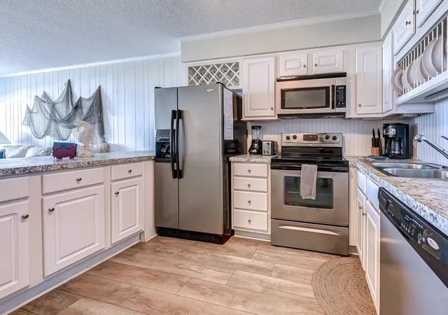 Listing Photo 5 - Condo for sale in building located at 9540 Shore Dr, Myrtle Beach, SC 29572 - Unit #1-J