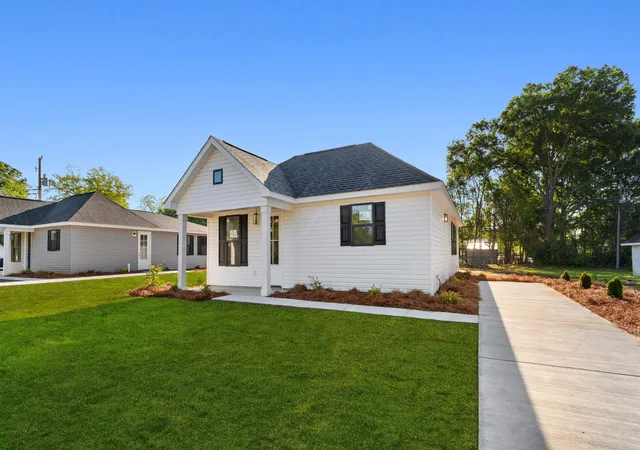 2nd image of 210 N Morgan Ave, Andrews, SC 29510 | MLS# 2615297