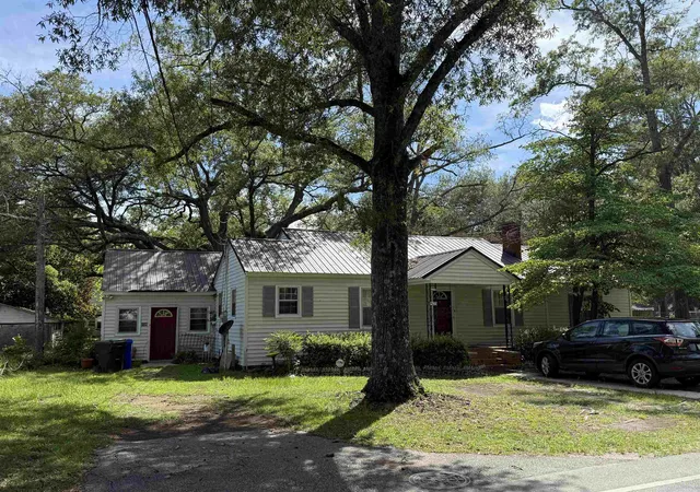 Photo 5 of Single family home for sale at 510 Sycamore St, Conway, SC 29527 | MLS# 2615335 | Listing updated on 2026-06-16