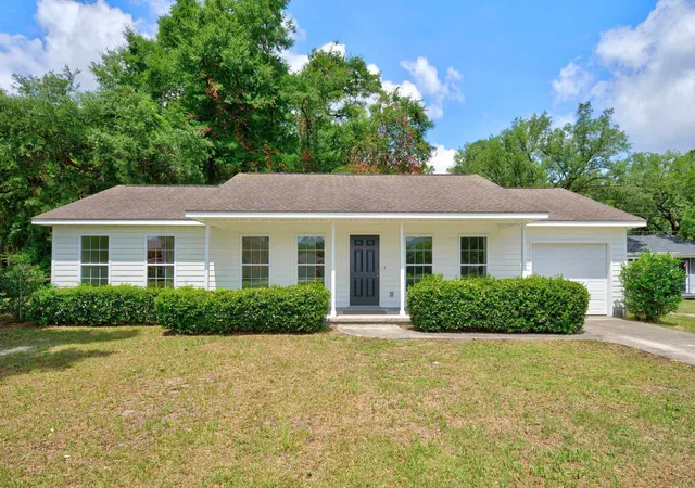 Homes for sale in Georgetown, SC | 2212 South Island Rd, Georgetown, SC 29440 | MLS# 2615373