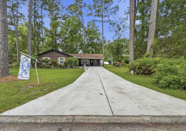 Photo 2 of Single family home for sale at 101 Quail Holw Rd, Myrtle Beach, SC 29579 | MLS# 2615420 | Listing updated on 2026-10-07