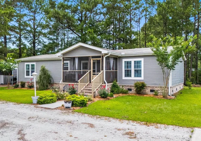 Homes for sale in Loris, SC | 1105 Woodrow Ln, Loris, SC 29569 | MLS# 2615534