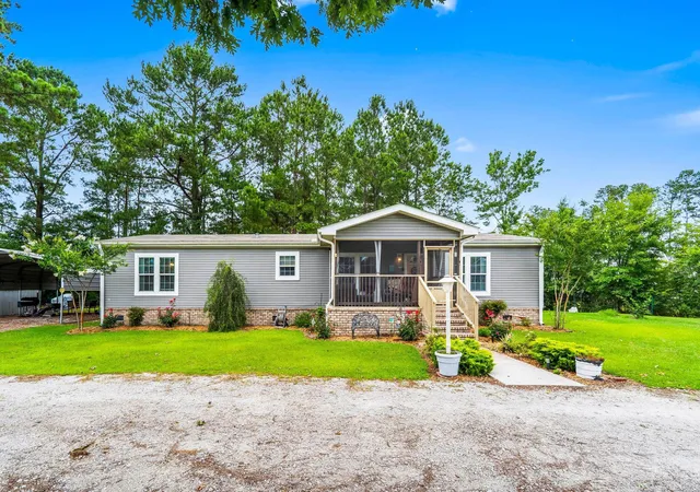 Homes for sale in Loris, SC | 1105 Woodrow Ln, Loris, SC 29569 | MLS# 2615534