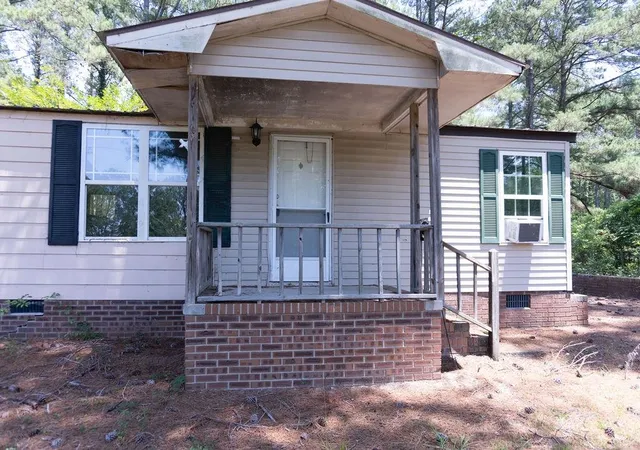 Photo 3 of Manufactured home for sale at 1175 Pond View Dr, Manning, SC 29102 | MLS# 2615560 | Listing updated on 2026-08-18