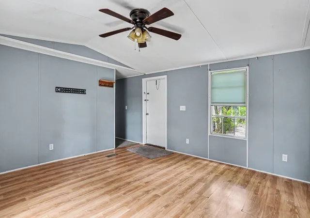 Photo 4 of Manufactured home for sale at 1017 Franks Ln, Conway, SC 29526 | MLS# 2615608 | Listing updated on 2026-06-19